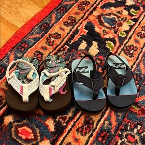 Bundle two pair Stylish Kids Sandals  3/4T 🤍🩷💙🩵